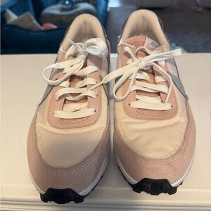 Nike Women’s Retro Runner in Pale Pink and White